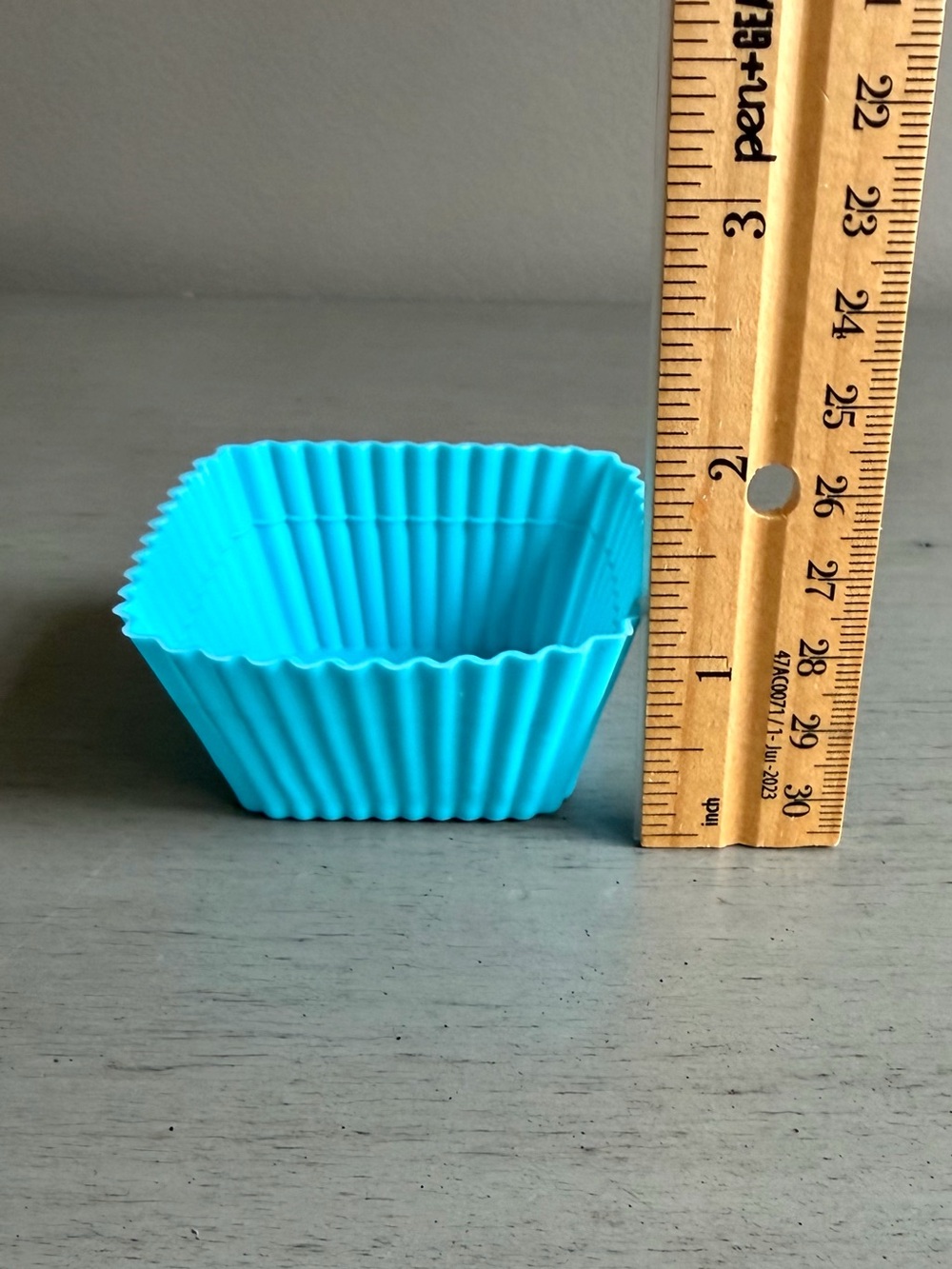 Wilton Silicone Reusable Square Baking Cups - Blue & Green 12 Total Cooking - Picture 10 of 11
